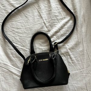 SMALL BLACK STEVE MADDEN CROSSBODY PURSE
